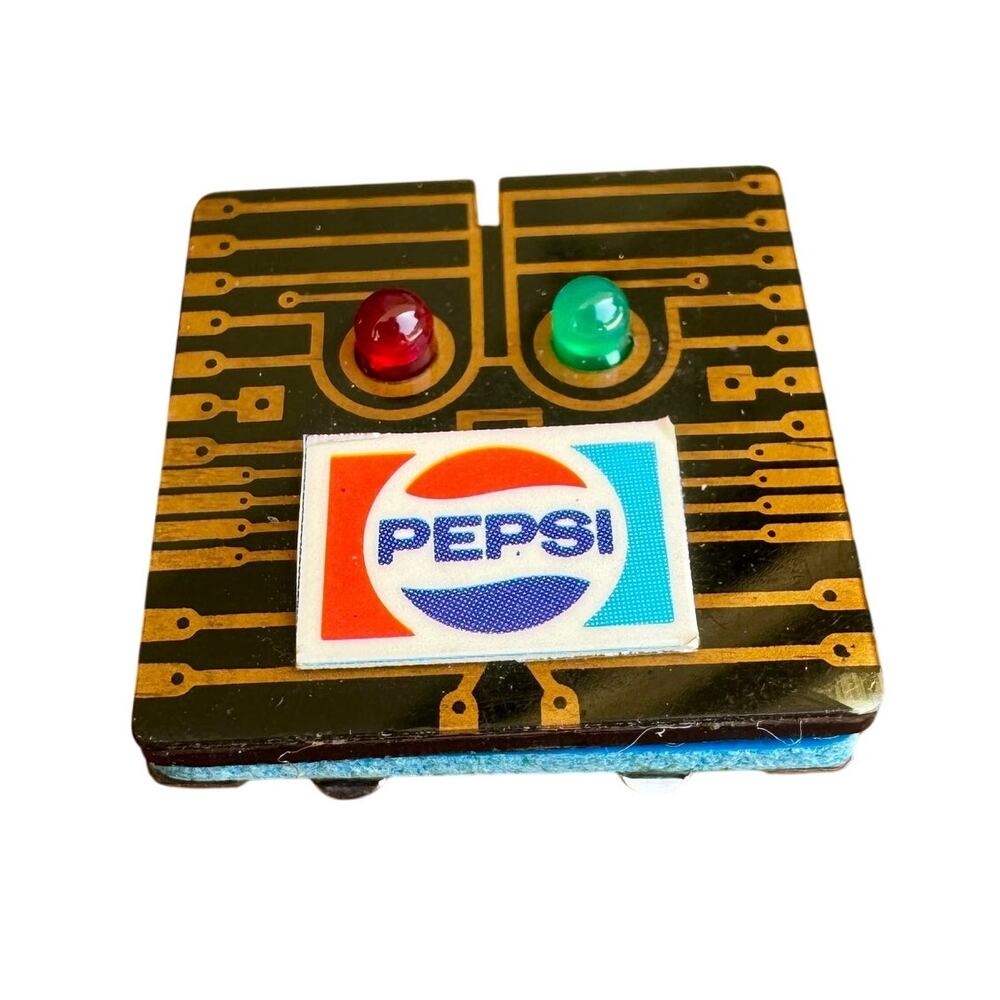 1984 Pepsi promotional pocket AM radio pin collectible Vintage 80’s